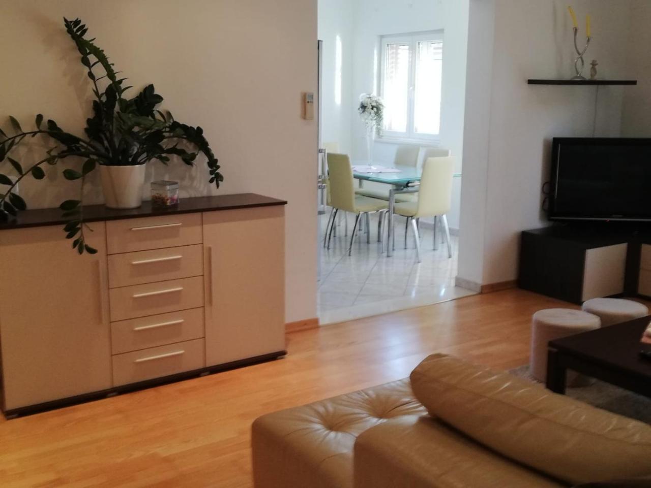 Fantasy Apartment กอร์จูลา ภายนอก รูปภาพ